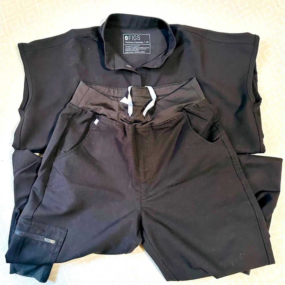 FIGS Technical Collection Black Apparel